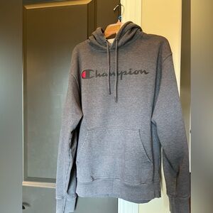 ℂ𝕙𝕒𝕞𝕡𝕚𝕠𝕟 Men’s Hooded Sweatshirt size Medium